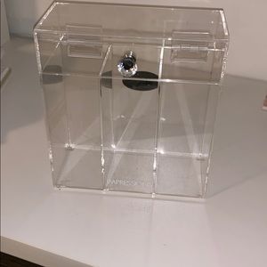 Makeup brush organizer